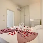 Appartamento Marriott Palazzo Visconti Luxury Desenzanoloft Official Partner Homes&villas By Marriott Bonvoy Desenzano del Garda
