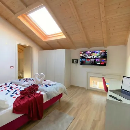 Palazzo Visconti Luxury Desenzanoloft Official Partner Homes & By Marriott Bonvoy * Desenzano del Garda
