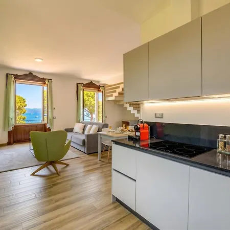 Palazzo Visconti Luxury Desenzanoloft Official Partner Homes & By Marriott Bonvoy Desenzano del Garda