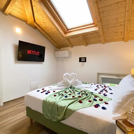 Palazzo Visconti Luxury Desenzanoloft Official Partner Homes & By Marriott Bonvoy Desenzano del Garda