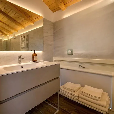 Appartement Palazzo Visconti Luxury Desenzanoloft Official Partner Homes & By Marriott Bonvoy