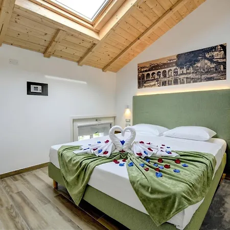 Palazzo Visconti Luxury Desenzanoloft Official Partner Homes & By Marriott Bonvoy
